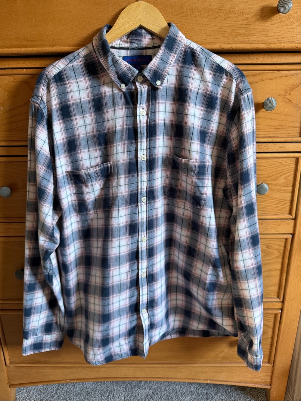 Aeropostale Mens Plaid Pink Navy Button Down Size XL 90’s Grunge Goblincore Fall